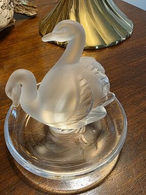 Lalique Frosted Crystal Swan Figurine - Ring Dish